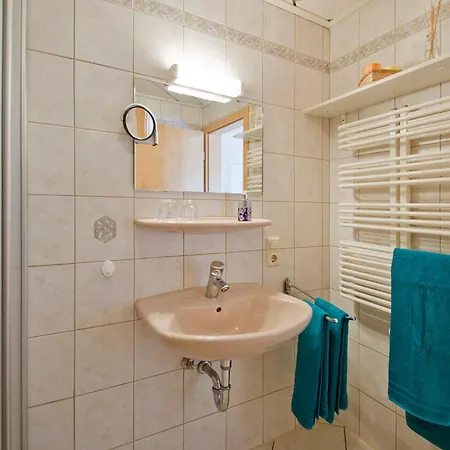 Gaestehaus Herrmann 招待所 3*